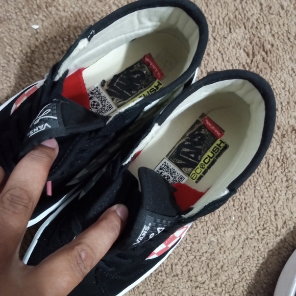 Vans - Picture 4 of 9